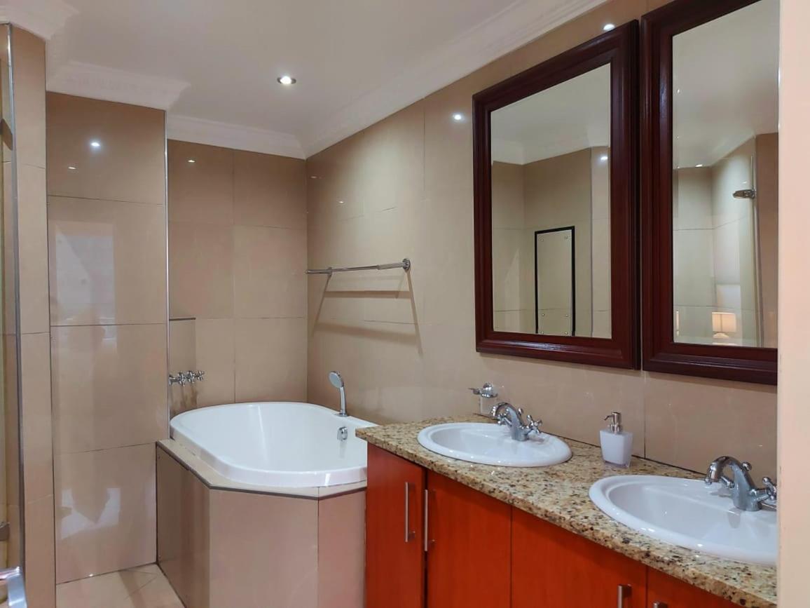 Ocean Sunrise At The Sails - Durban Point Waterfront Apartment ภายนอก รูปภาพ