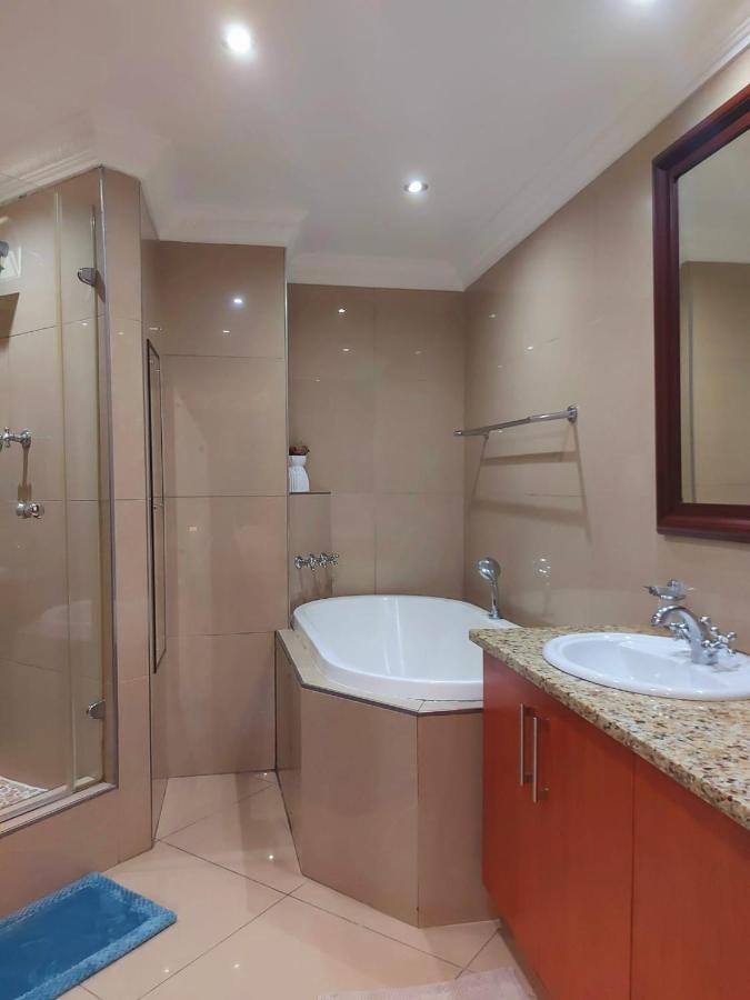 Ocean Sunrise At The Sails - Durban Point Waterfront Apartment ภายนอก รูปภาพ