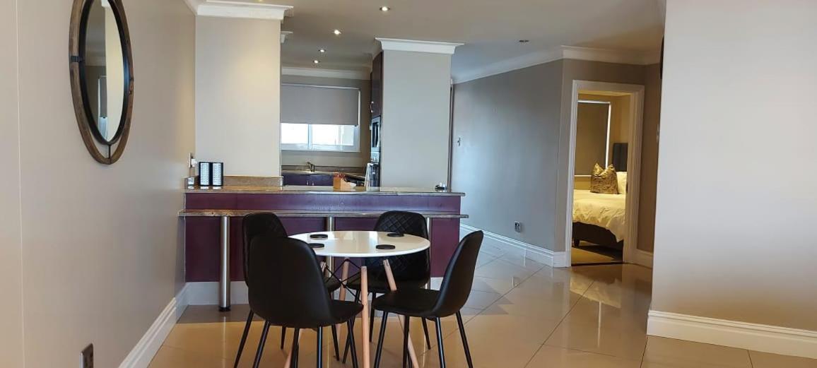 Ocean Sunrise At The Sails - Durban Point Waterfront Apartment ภายนอก รูปภาพ